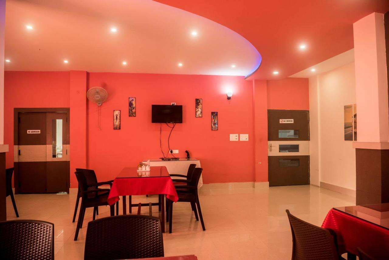 Hotel Aatreyee Dibrugarh Dış mekan fotoğraf
