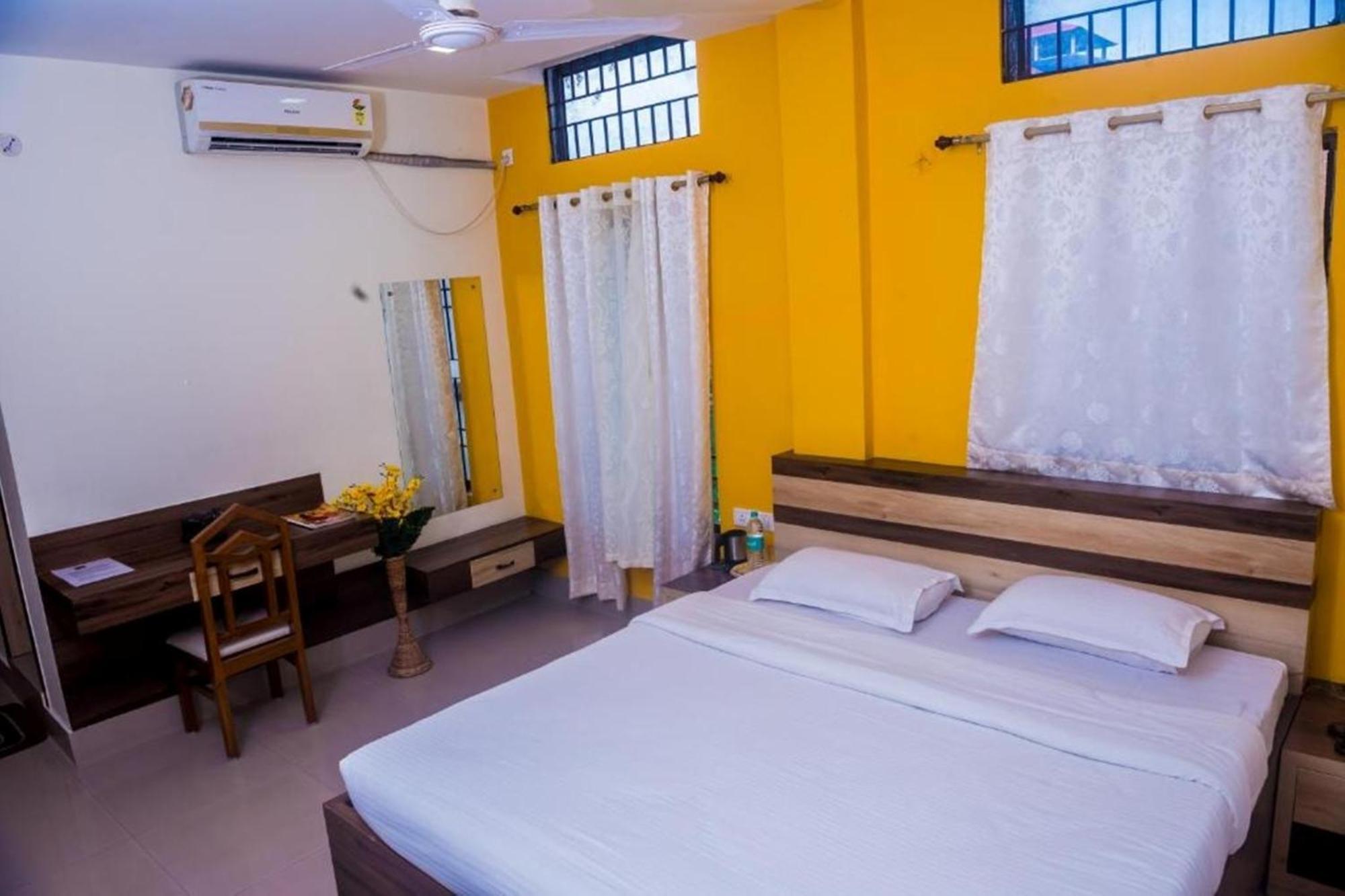 Hotel Aatreyee Dibrugarh Dış mekan fotoğraf